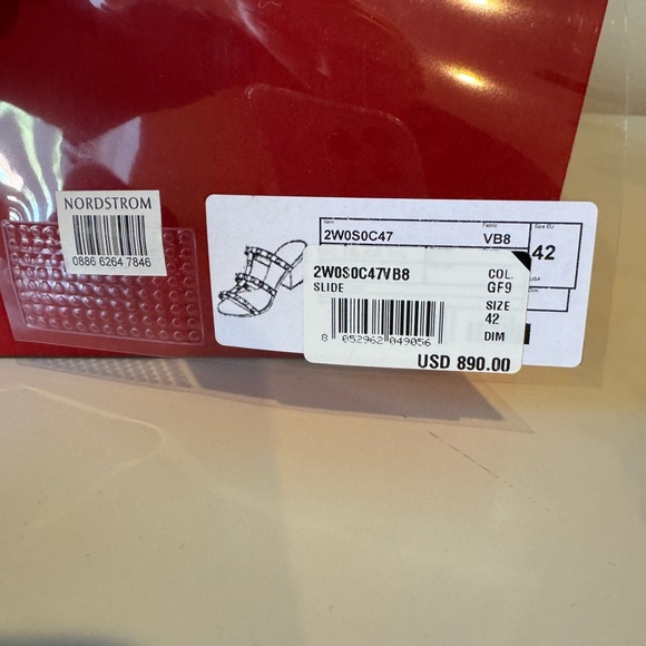 Valentino Garavani Women's Nude/Pink Tonal Rockstud Sandal Block Heels - Picture 17 of 17